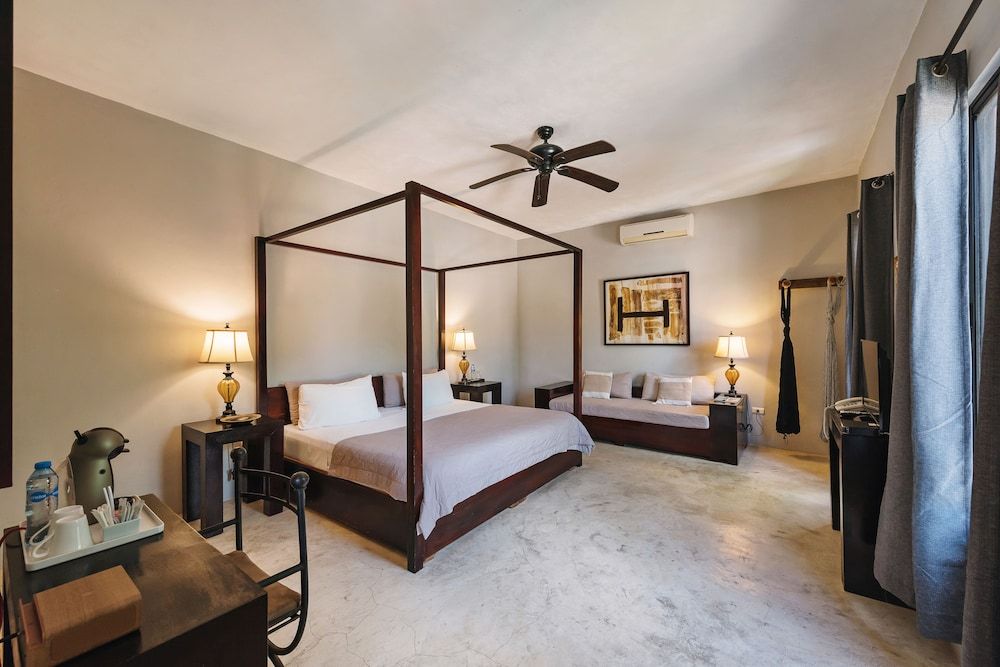 Deluxe Room, 1 King Bed