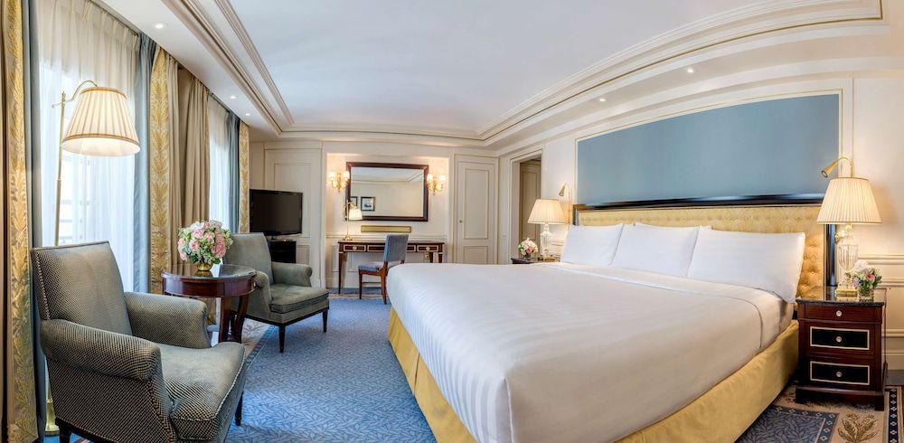 Shangri-La Paris Superior Room, 2 Twin Beds 3