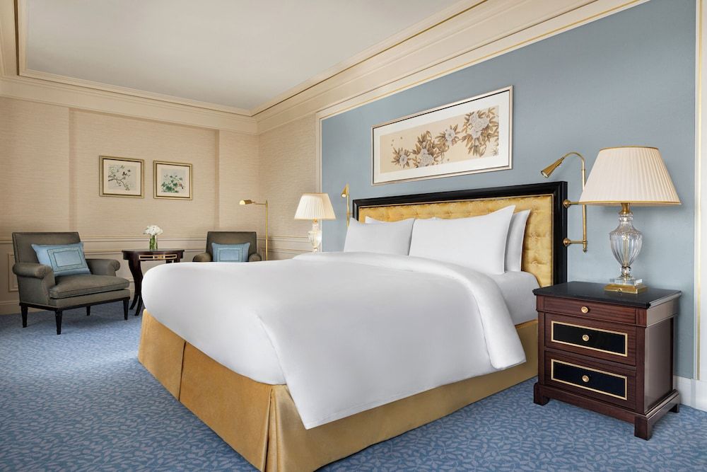 2 Single Beds Room with Eiffel View