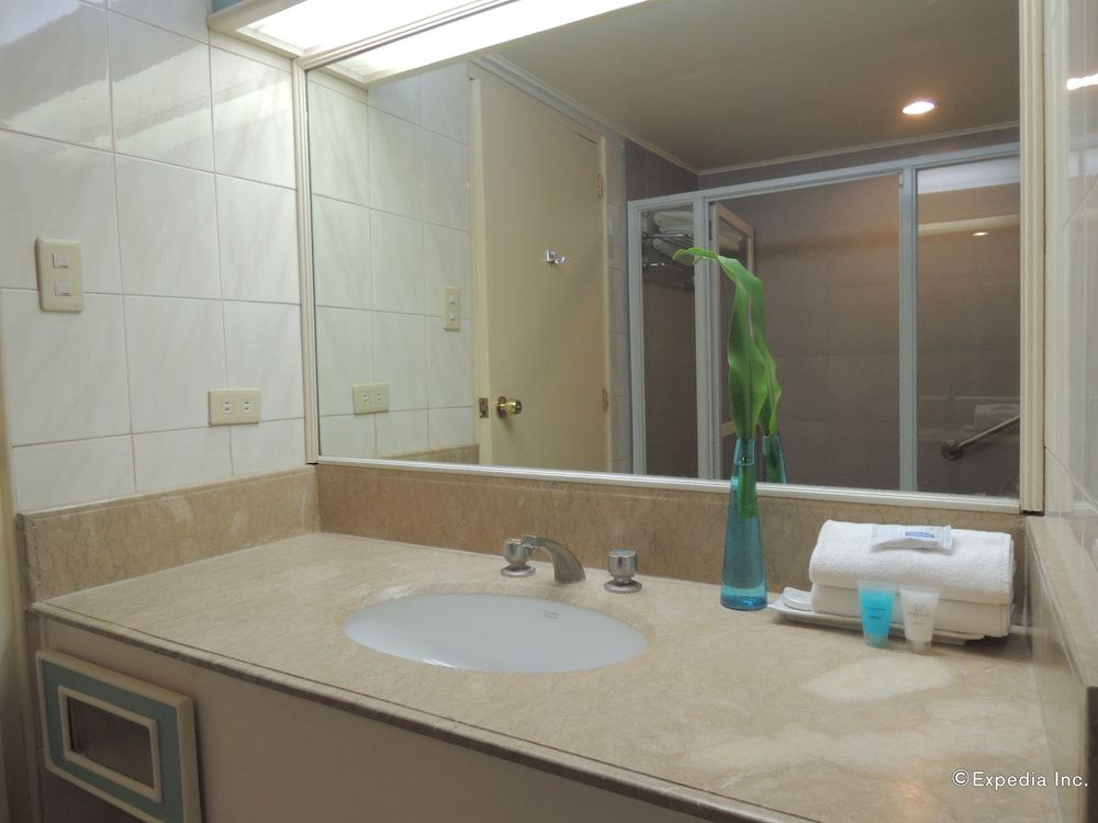 The Bellavista Hotel Deluxe Room, 2 Twin Beds 7