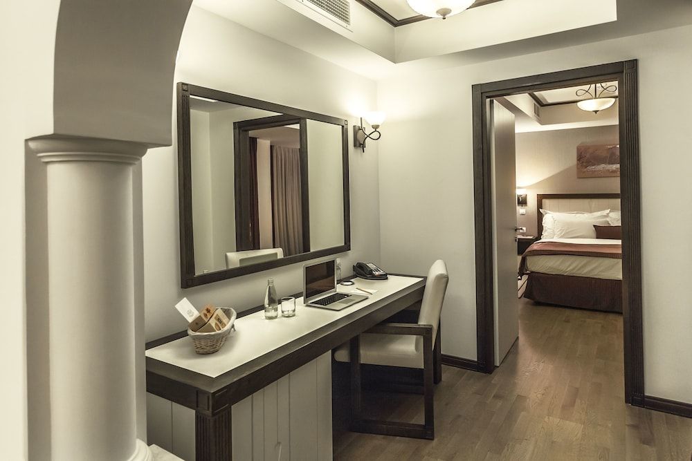 Epoque Hotel Junior Suite 6