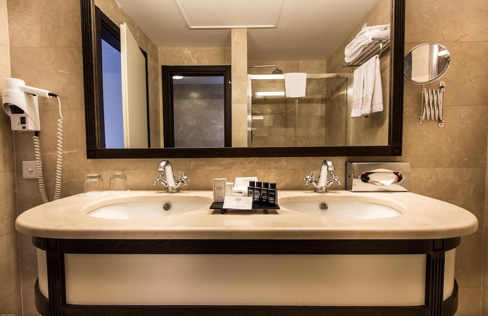 Epoque Hotel Junior Suite 2