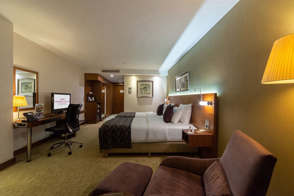 Premium Room, 1 King Bed, Club Lounge Access