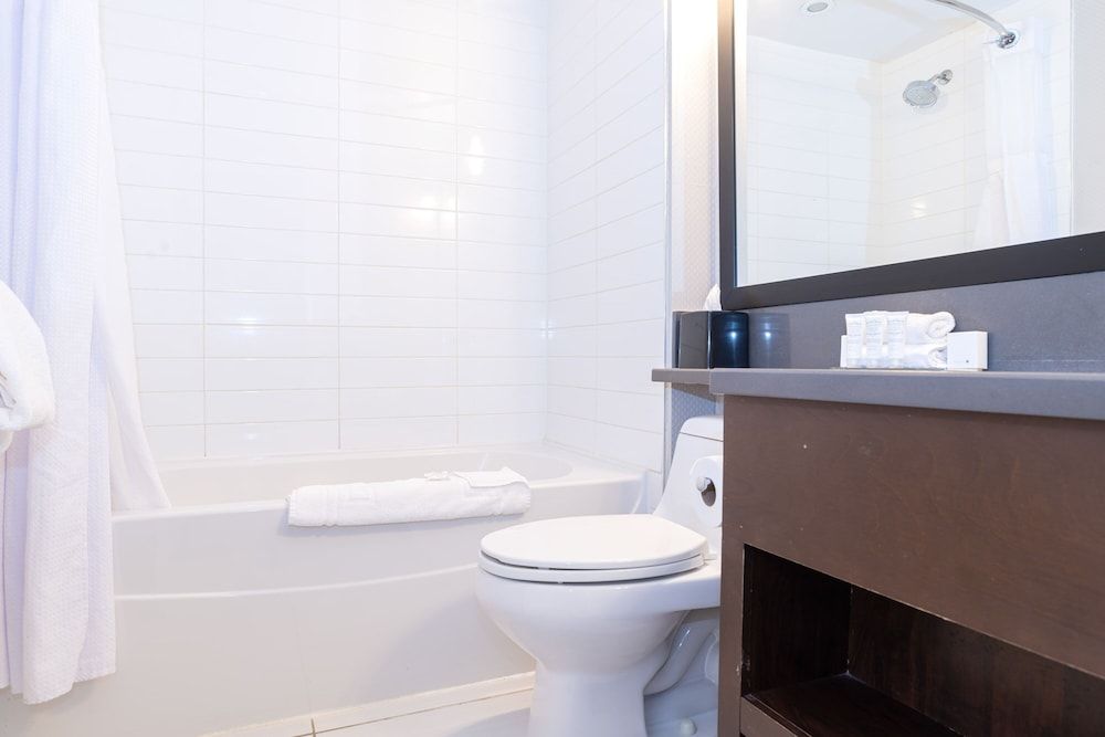 Sandman Signature Edmonton South Hotel Family Suite, Multiple Beds, Kitchenette 5