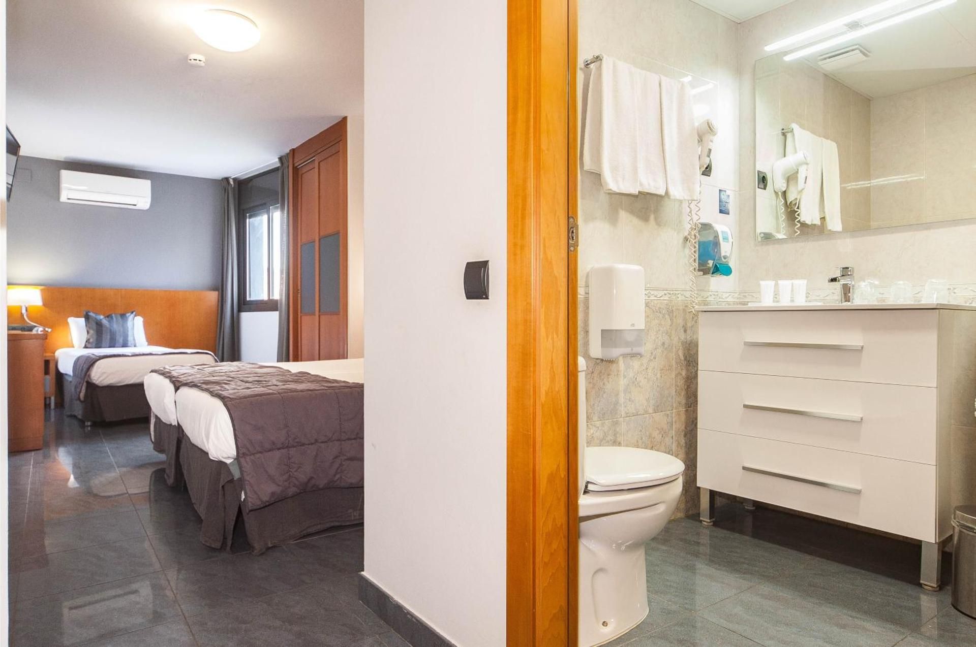 Basic Triple Room