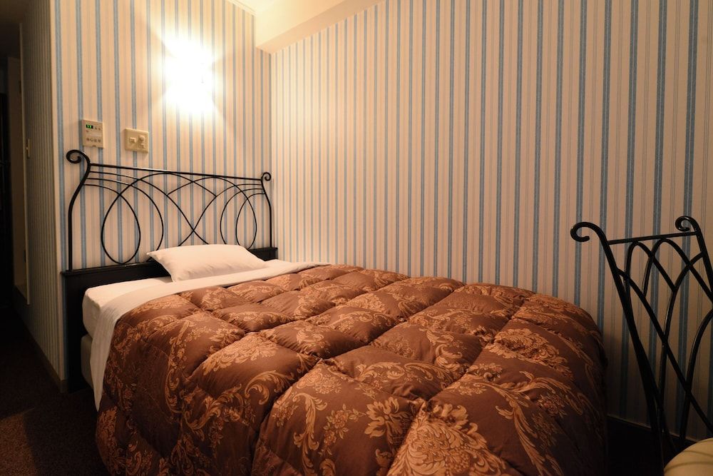 undefined Sakura Fleur Aoyama 4