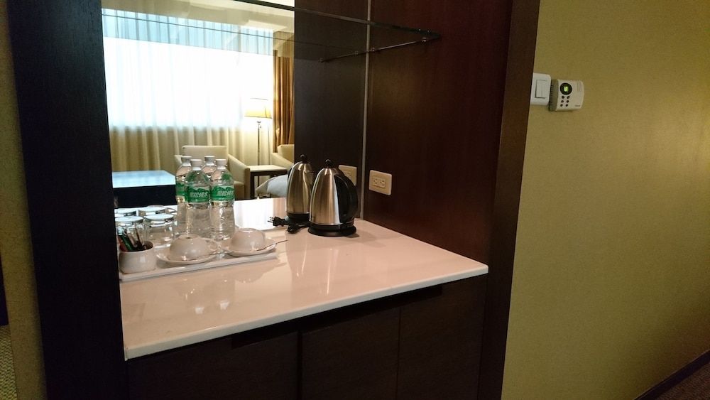 Taipei International Hotel Exclusive Room 8