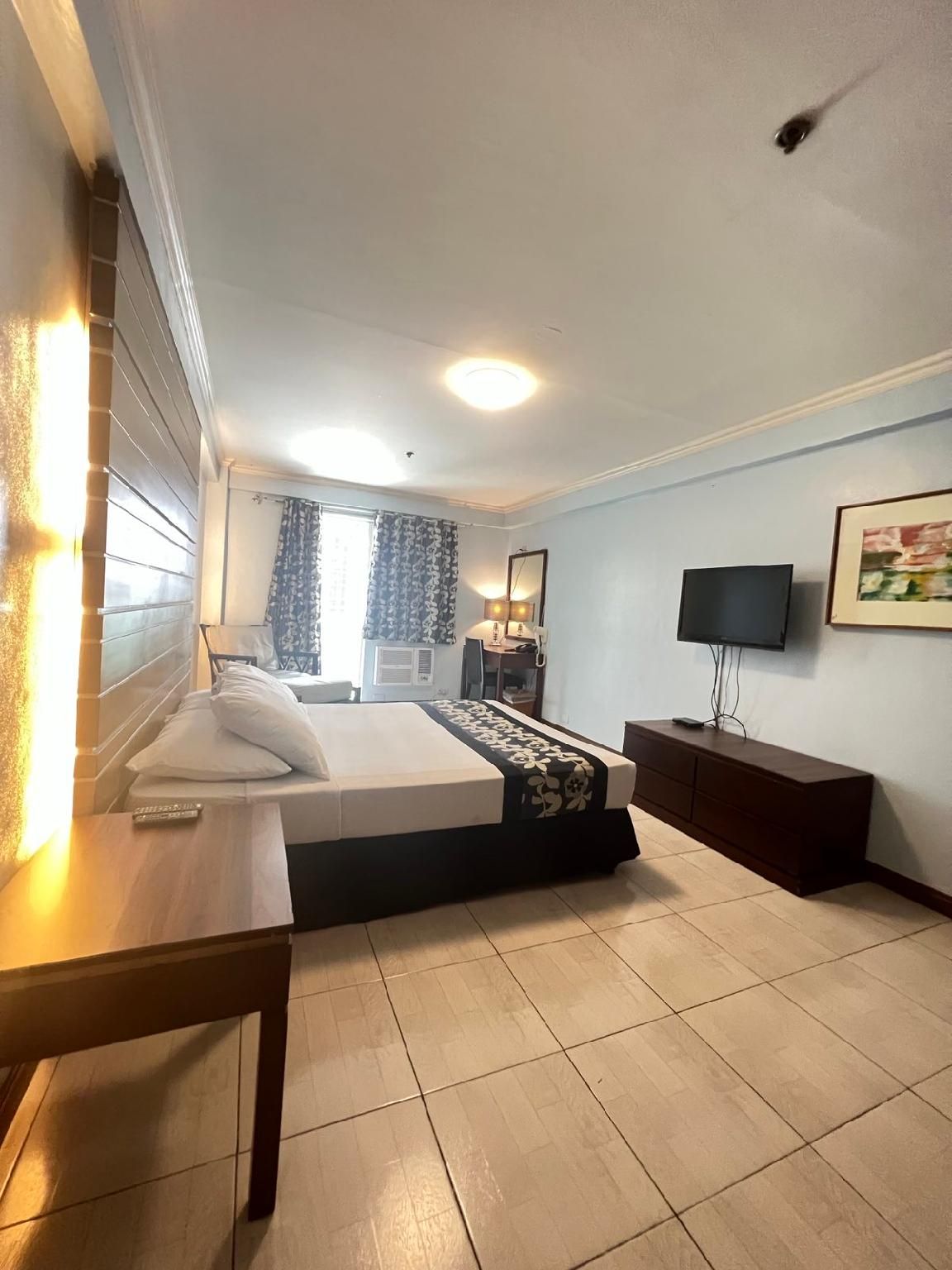 Jupiter Suites Deluxe Suite