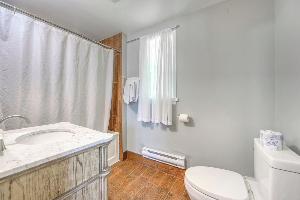 The Gables inn Premium Room, 2 Double Beds, Non Smoking, Kitchenette 9