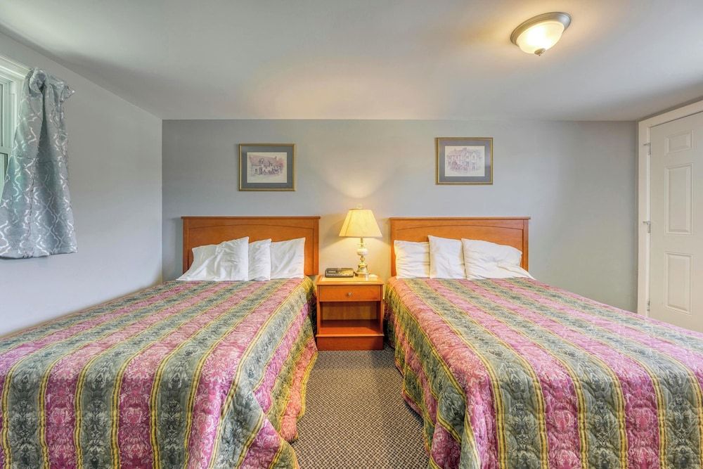 The Gables inn Premium Room, 2 Double Beds, Non Smoking, Kitchenette 3