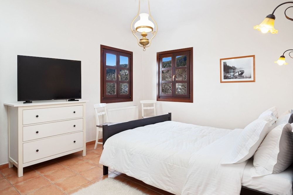 Erofili Hotel and Suites Family Apartment, 2 Bedrooms 3