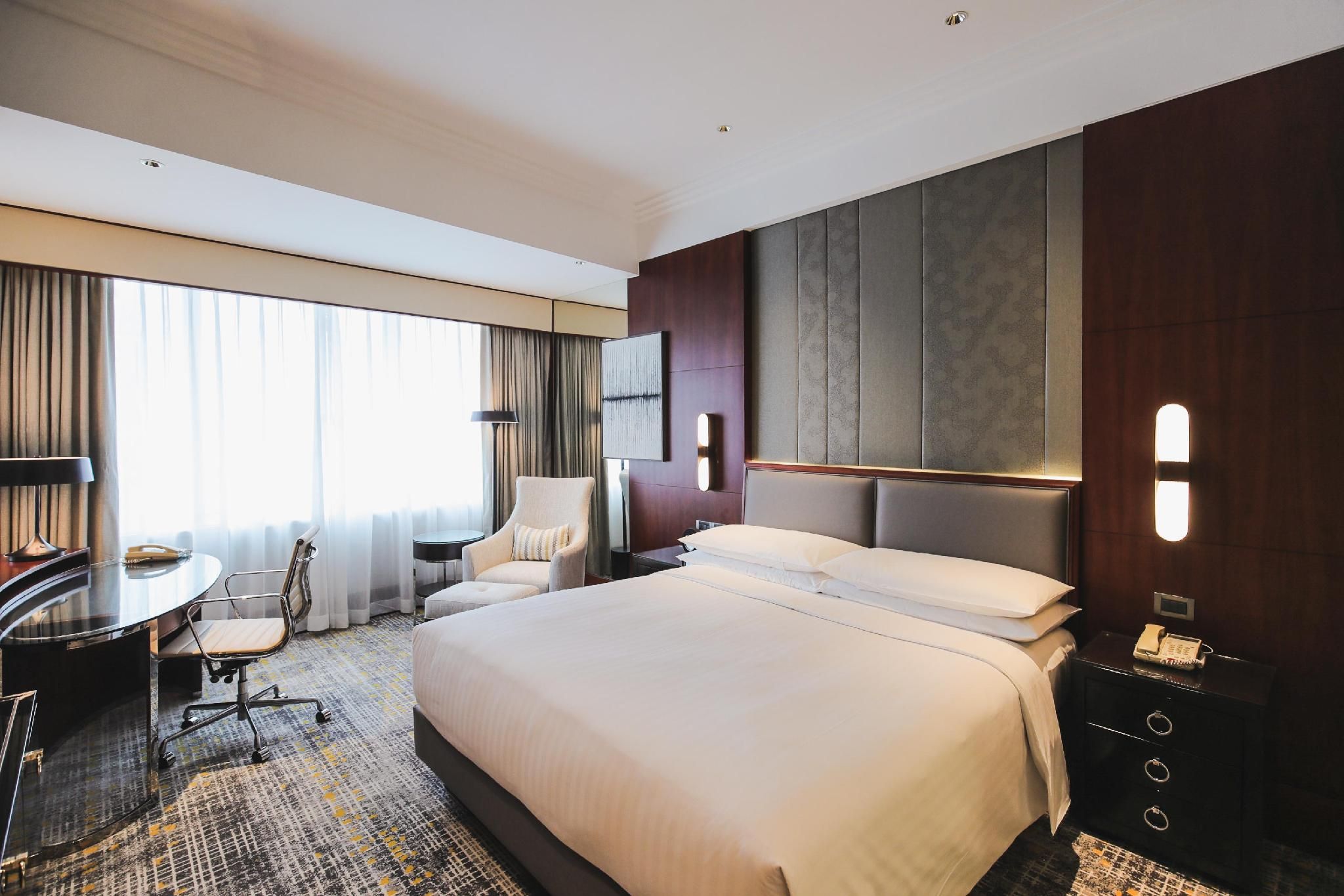 Shanghai Marriott Marquis City Centre Guest Room, 1 King 2