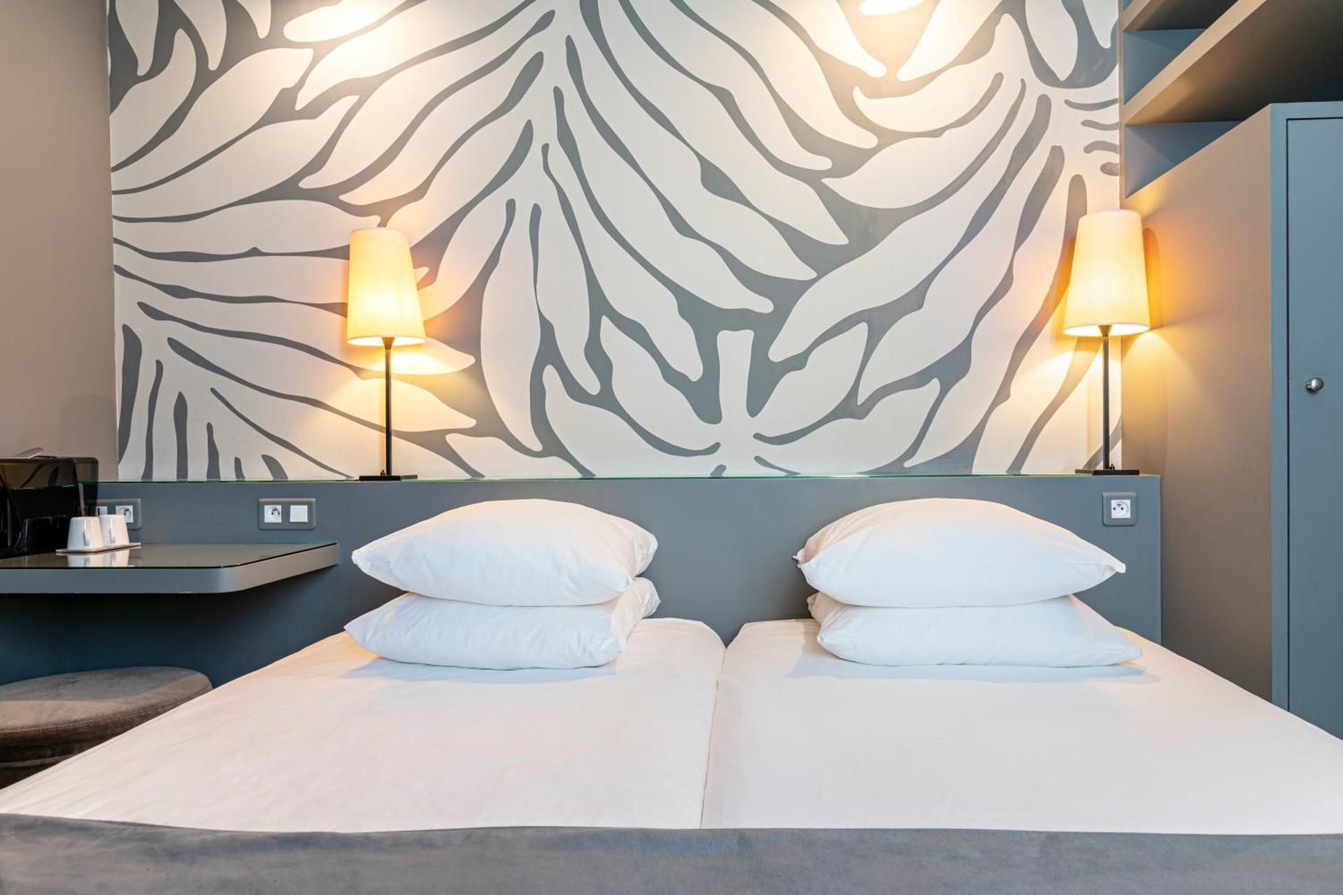 Gardette Park Hotel Classic Twin Room 3