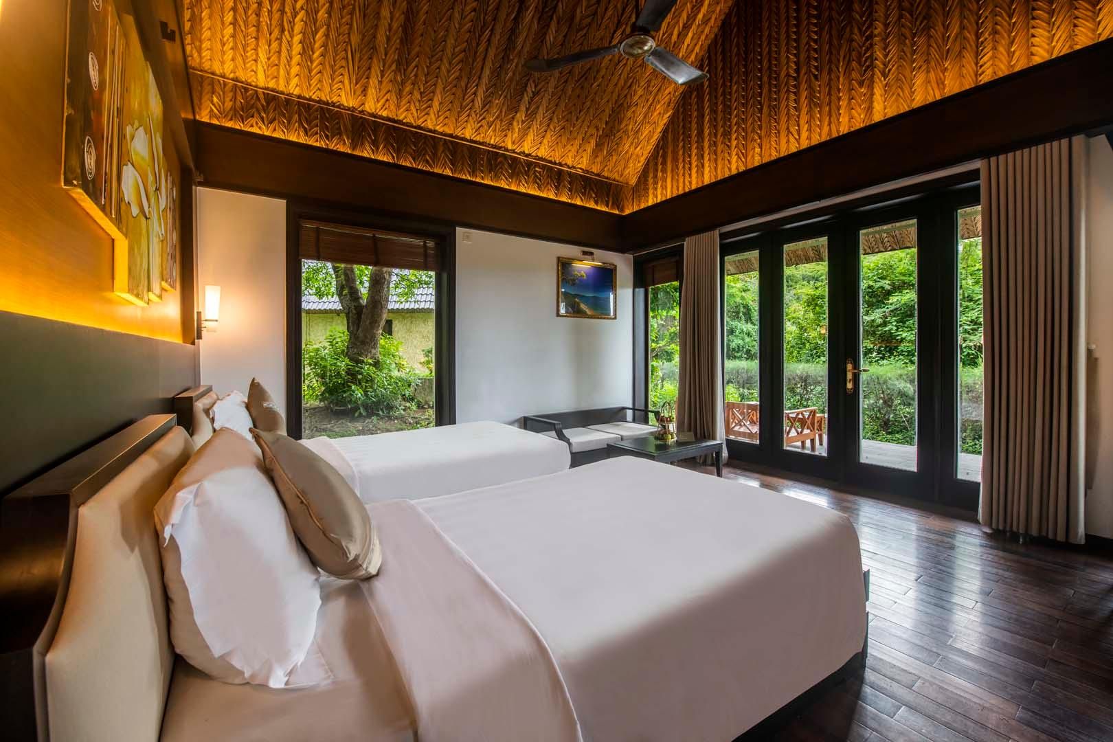 Tropical Deluxe Room with 2 Single Beds