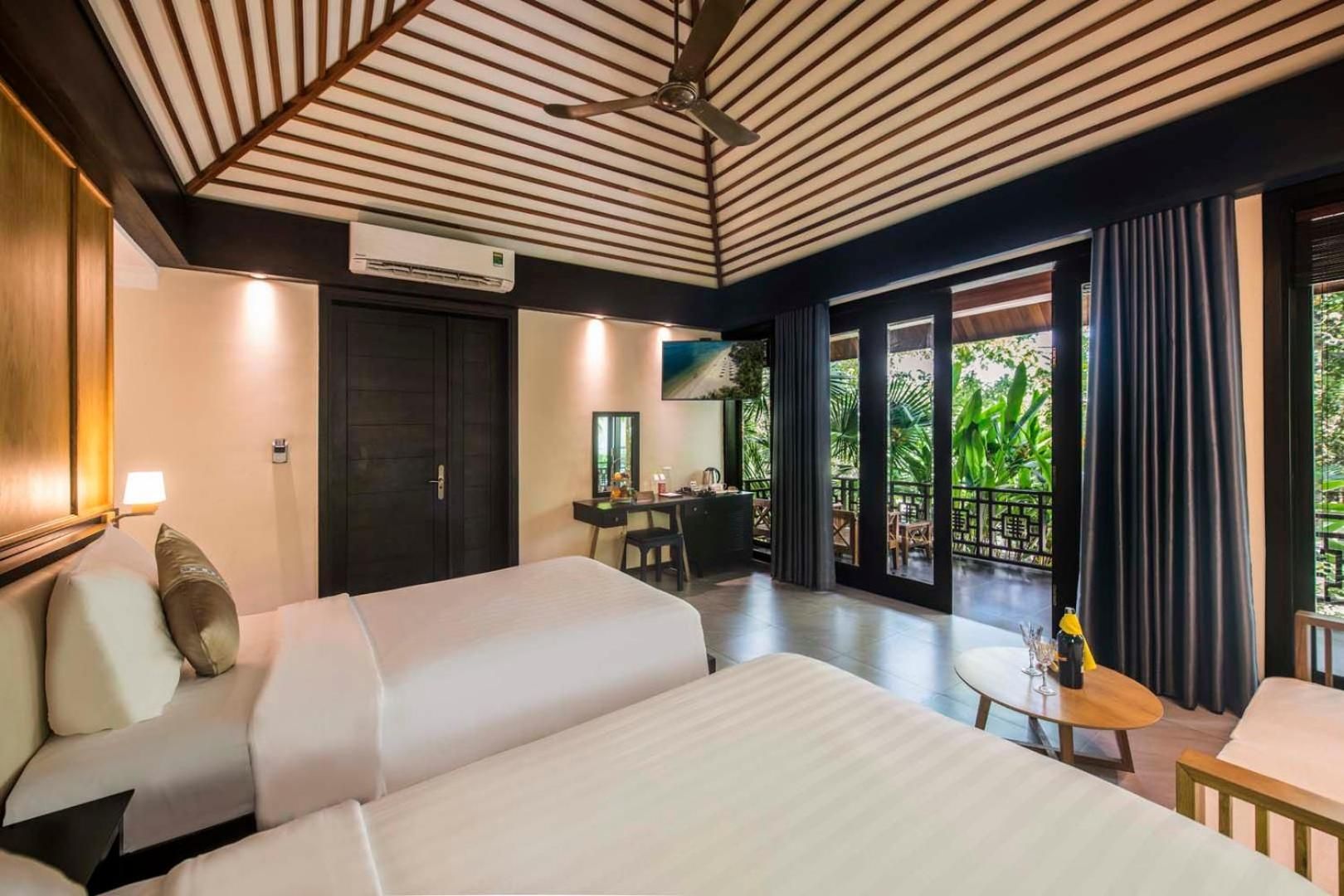 Tropical Deluxe Garden View Room with 2 Single Beds