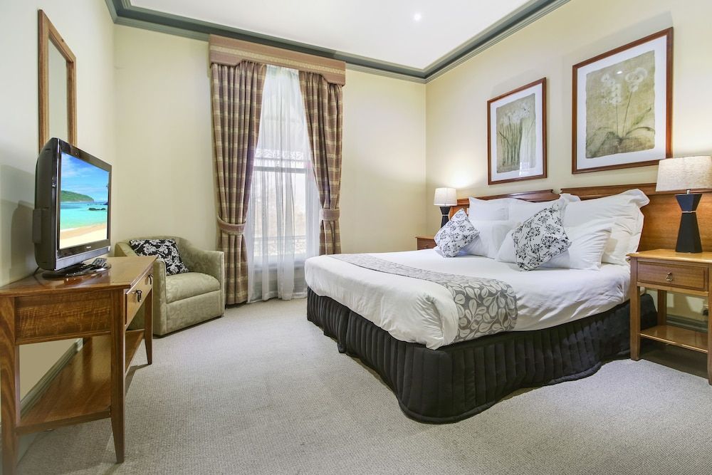 Deluxe Three Bedroom Apartment