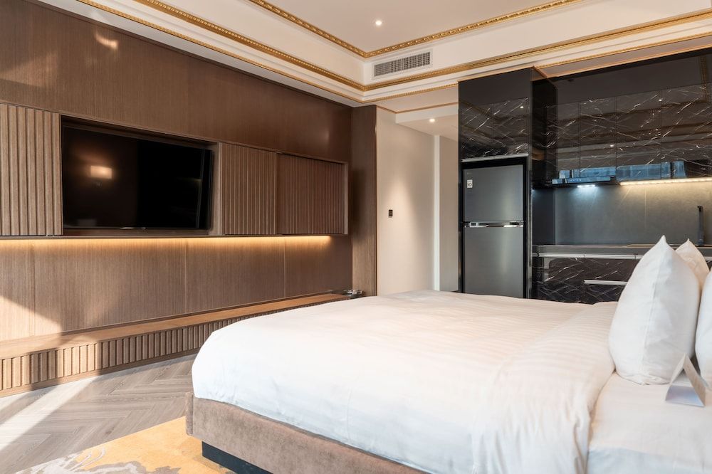 undefined Grand Plaza Hotel Hanoi 9