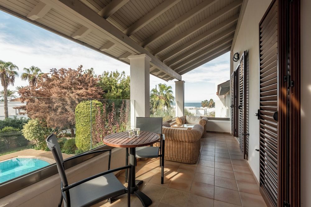 Annabelle Beach Resort - All Inclusive VIP Suite Sharing Pool 3