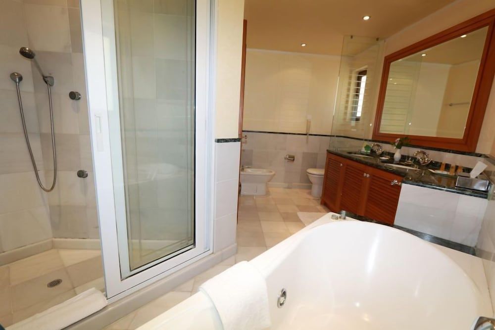 Annabelle Beach Resort - All Inclusive VIP Suite Sharing Pool 6