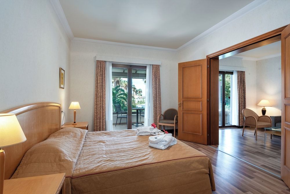 Annabelle Beach Resort - All Inclusive VIP Suite Sharing Pool