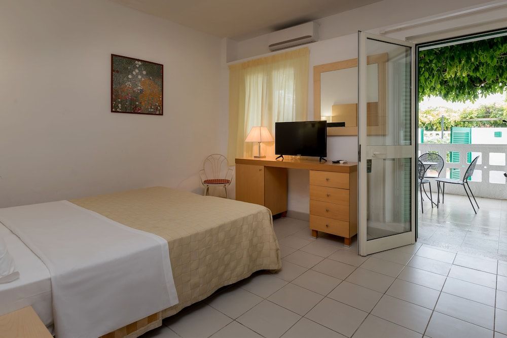 Economy Quadruple Room