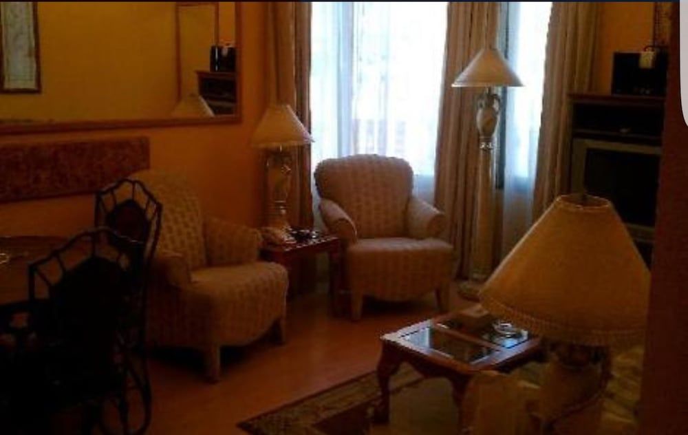 Le Royal Express Hotel Suite, 2 Bedrooms 5