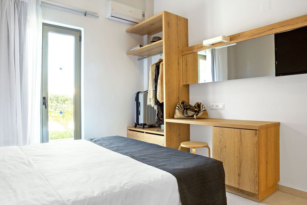 Superior Room, Partial Ocean View