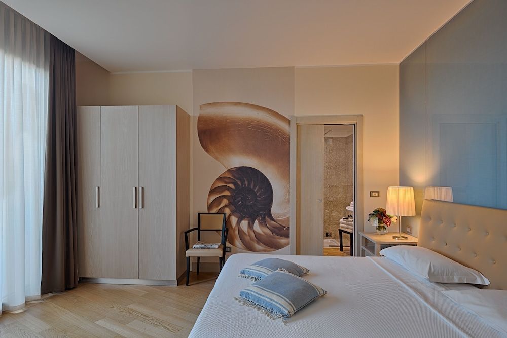 Deluxe Double Room (Private Garden)