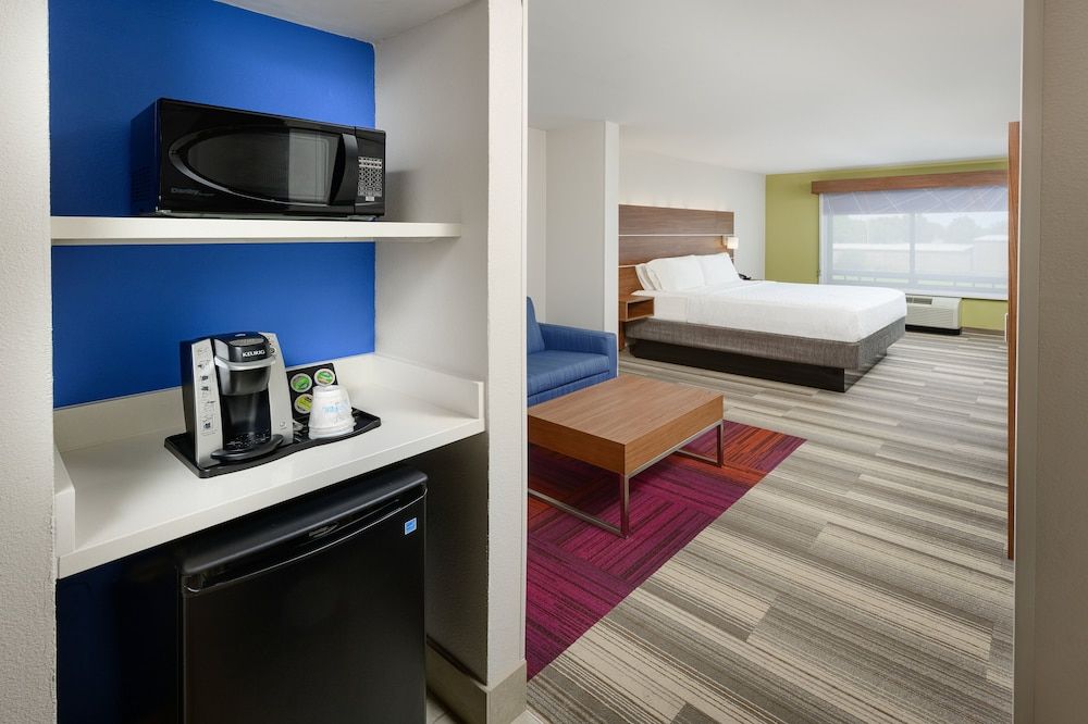 Suite, 1 King Bed, Accessible (Communications, Mobility)