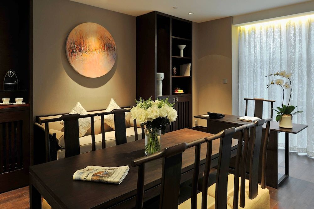 Grand Suite, 1 King Bed (Deluxe)
