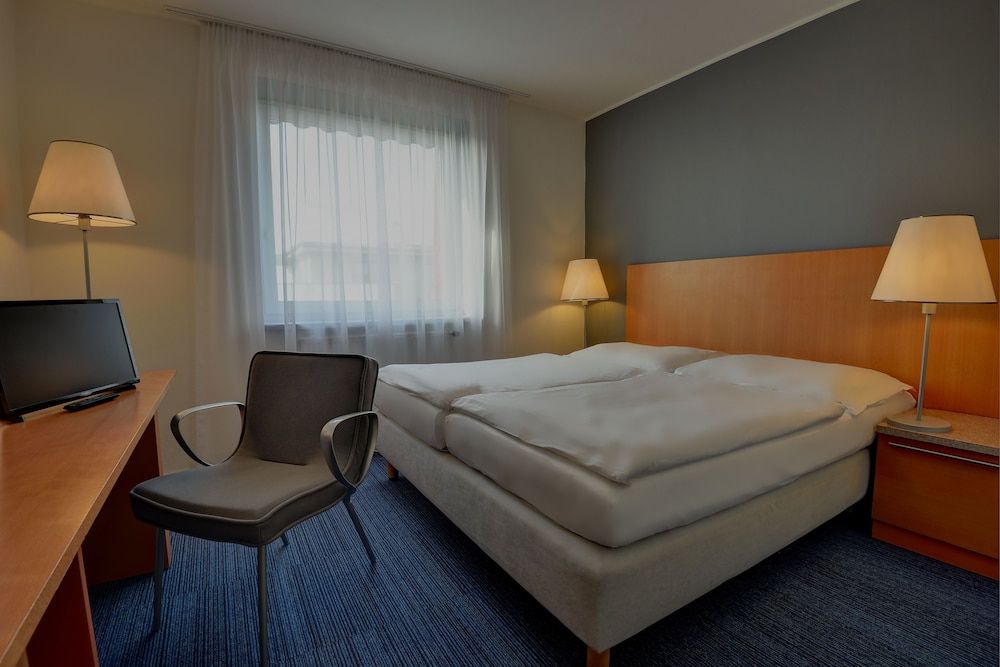 undefined Hotel Henrietta 2