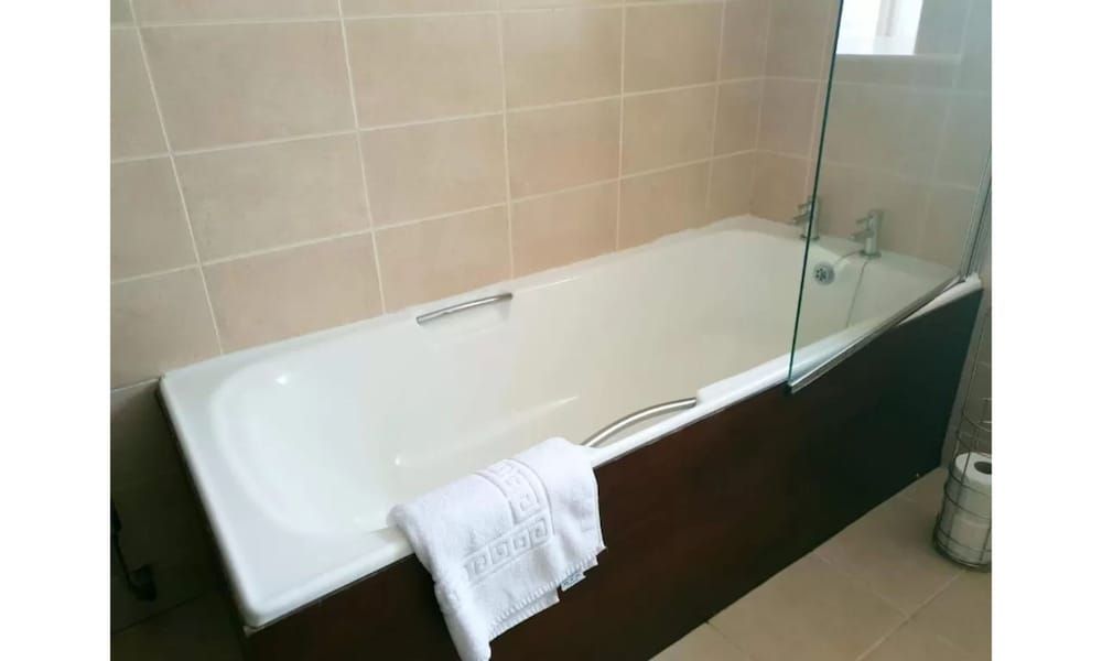 Mansfield House Hotel Family Double Room 4