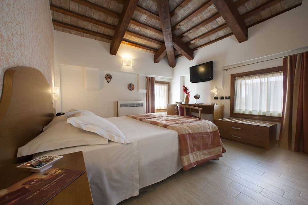 Albergo Antica Corte Marchesini Standard Triple Room 4