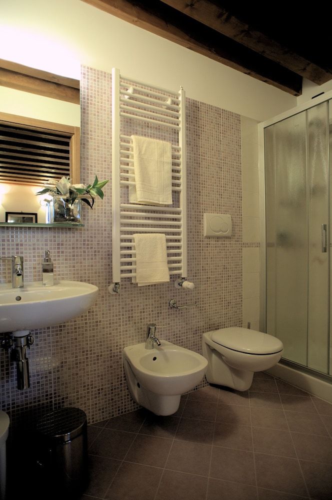Albergo Antica Corte Marchesini Standard Triple Room 9