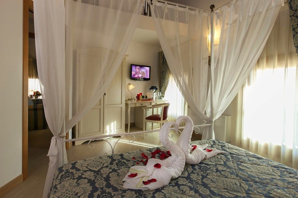 Albergo Antica Corte Marchesini Suite, 2 Double Beds 5