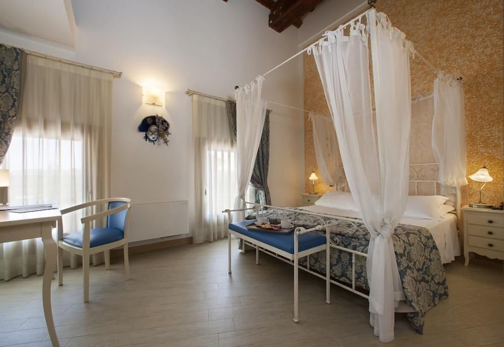 Albergo Antica Corte Marchesini Suite, 2 Double Beds 2