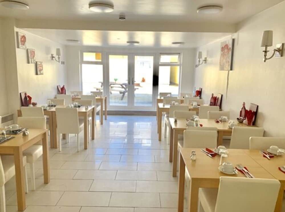 undefined Britannia Inn Hotel 6