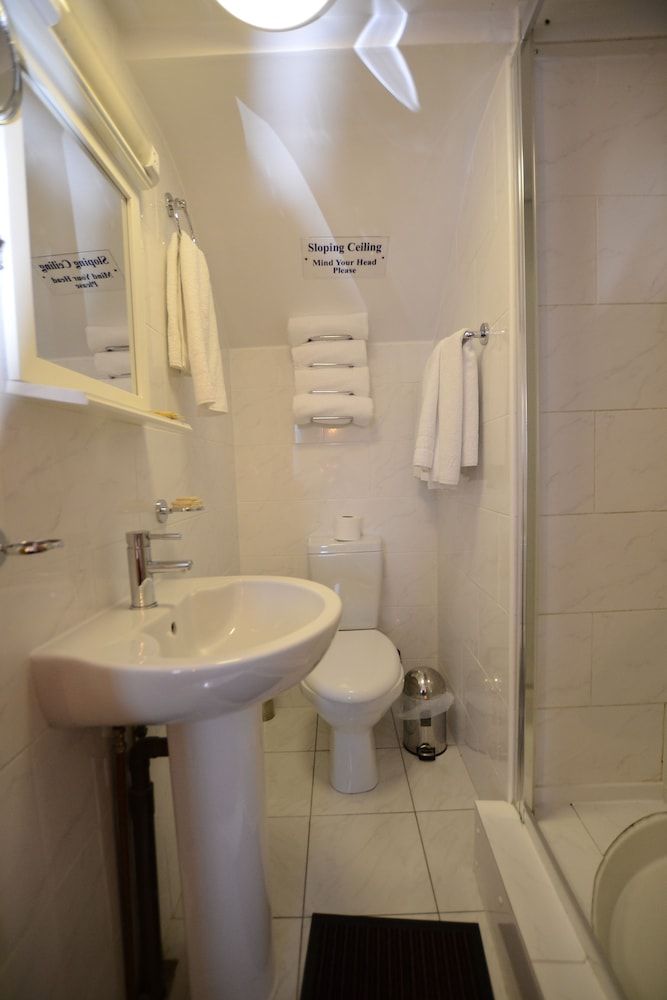 Britannia Inn Hotel Double Room 16