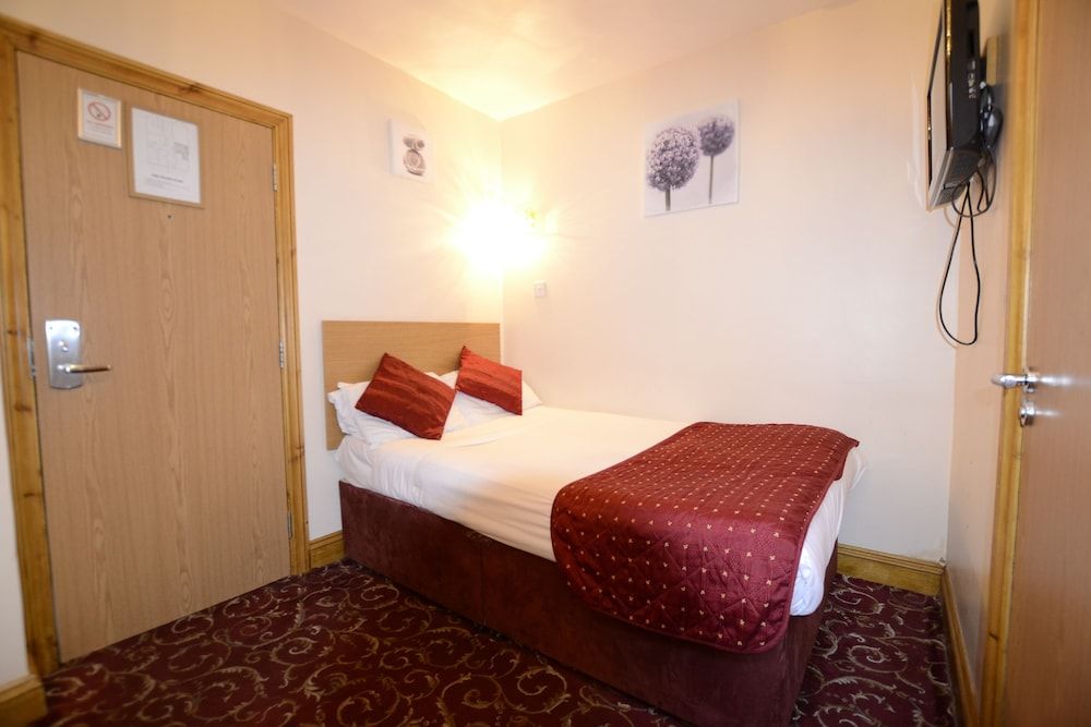 undefined Britannia Inn Hotel 4