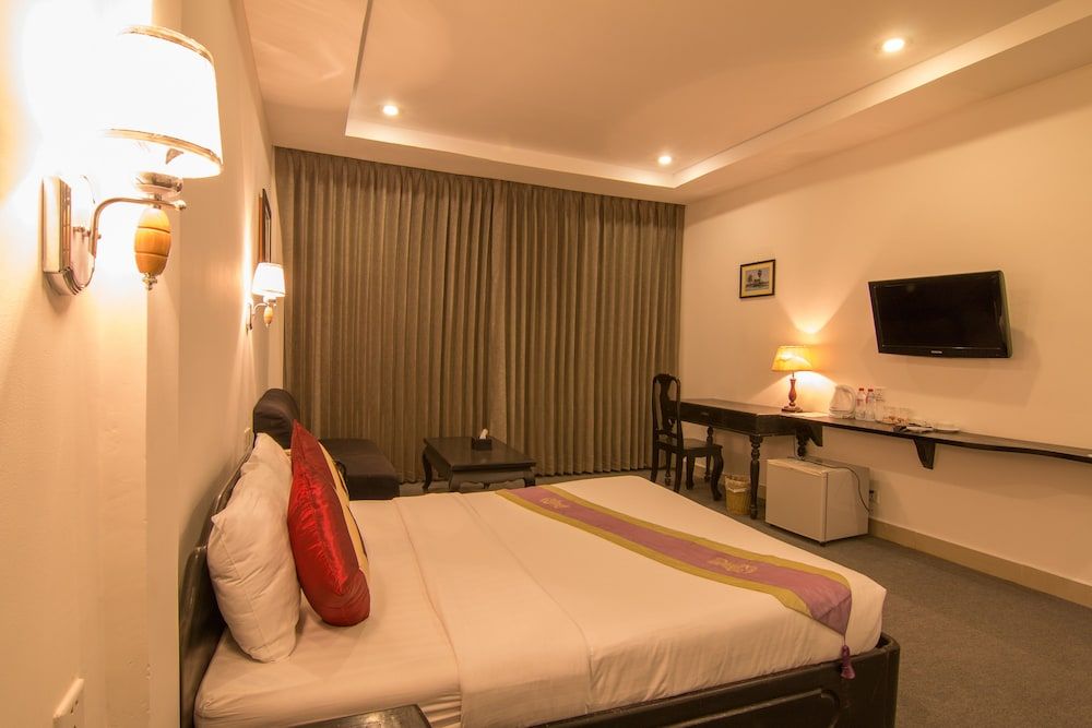 Diamond Palace Hotel Deluxe Double Room