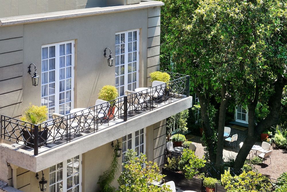 undefined Le Rêve Boutique Hotel 3