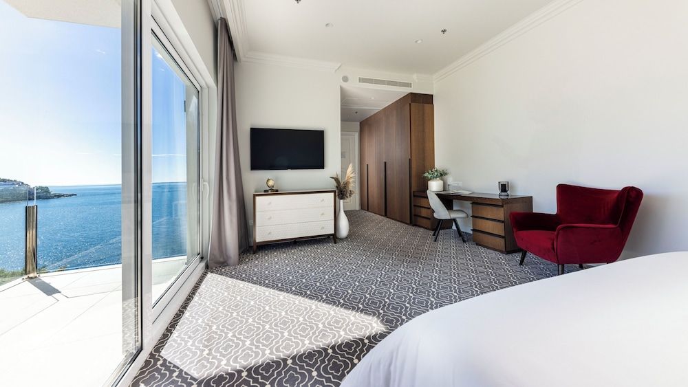 undefined Hotel Royal Ariston 5