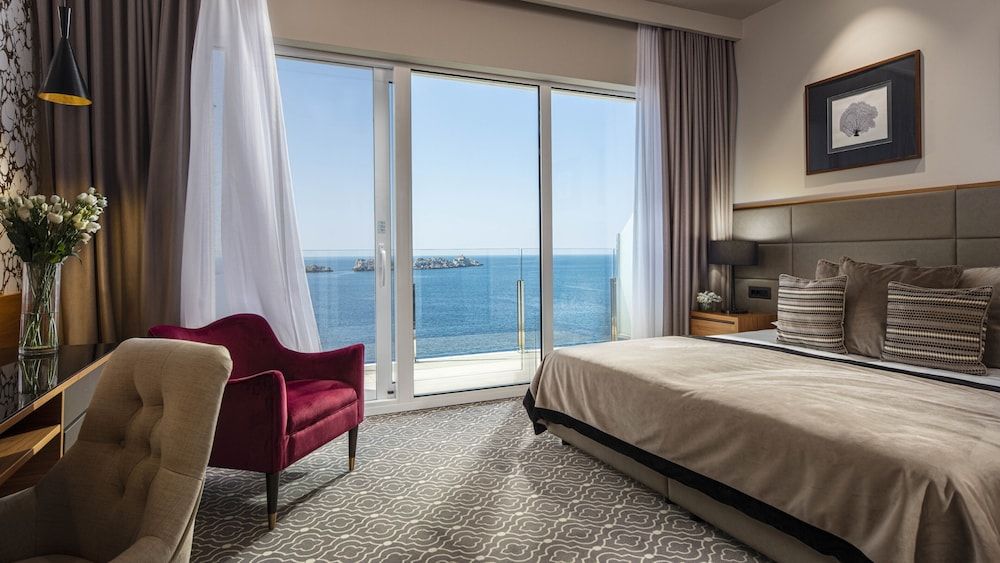 undefined Hotel Royal Ariston 8