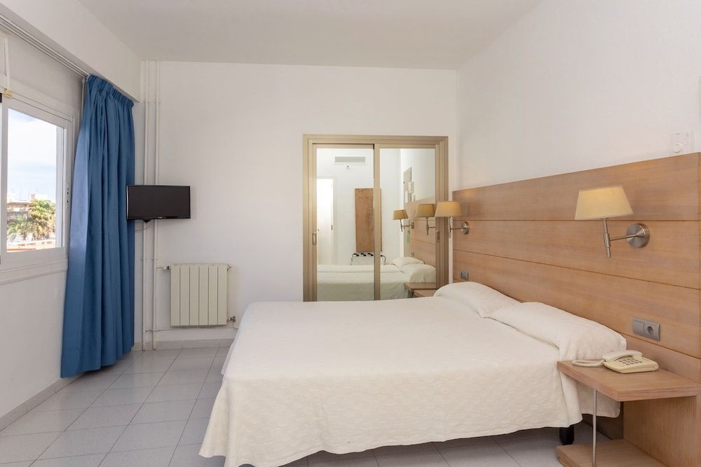 Hotel Ibiza Playa Basic Double Room 2