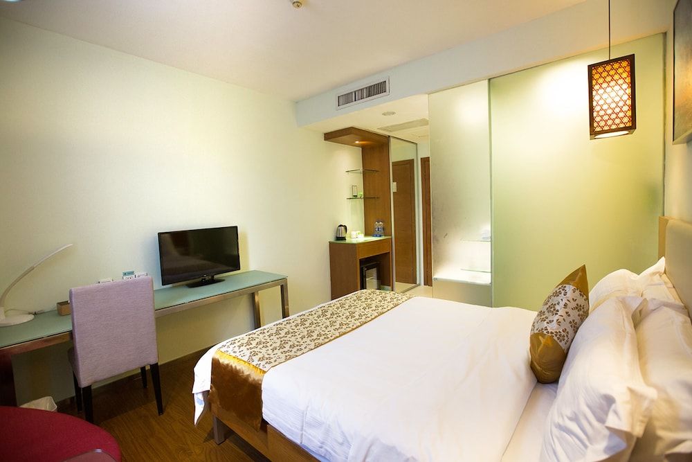 undefined Shanshui Trends Hotel North Huaqiang 2