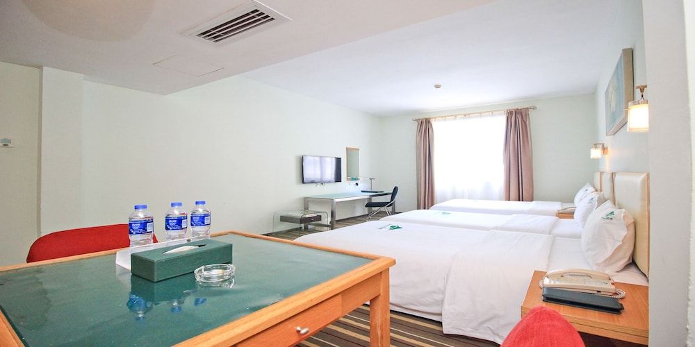 undefined Shanshui Trends Hotel North Huaqiang 4