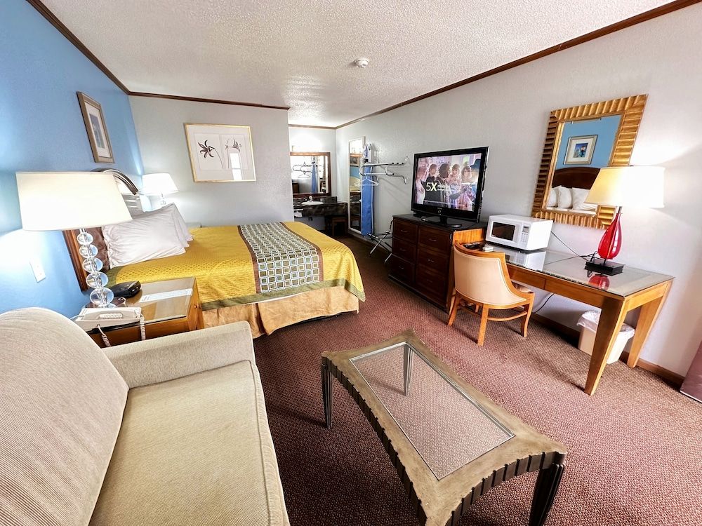 Night Inn Standard Room, 1 King Bed, Non Smoking 8