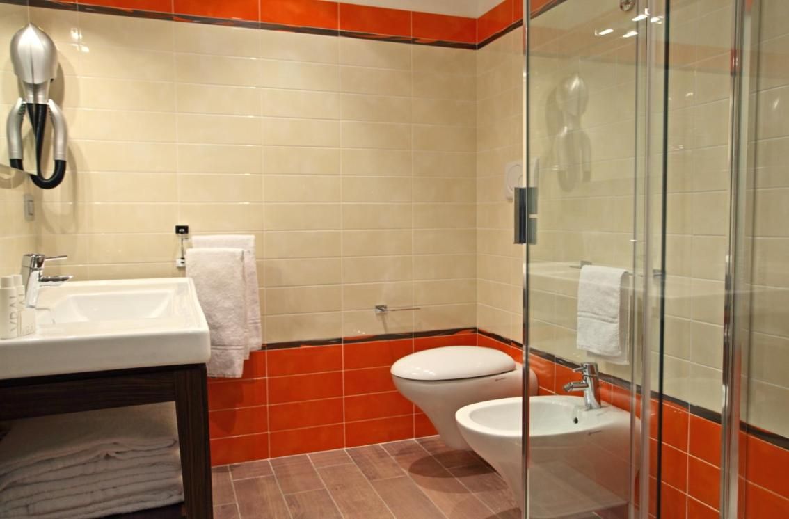 Grand Hotel Forlì Triple Room 2