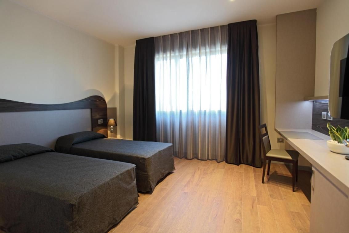 Grand Hotel Forlì Triple Room