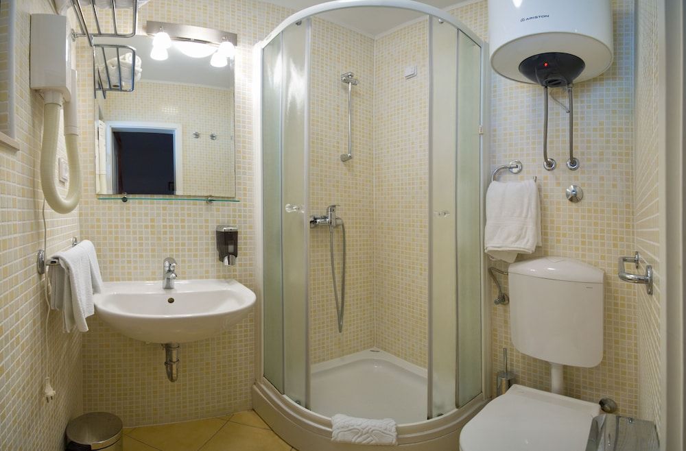 Aparthotel Pharia Standard Apartment, 2 Bedrooms 5